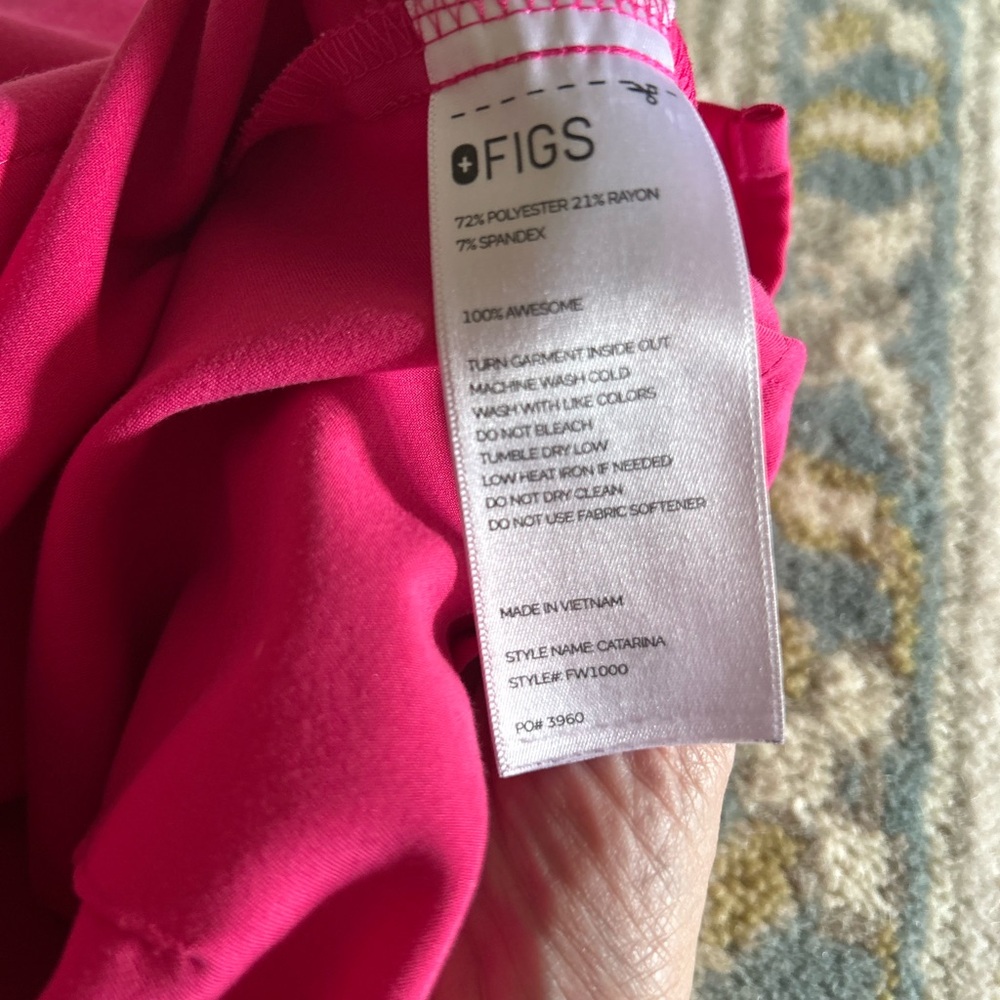 Figs Scrub Set Shocking Pink Medium top Medium petite bottom - Picture 6 of 6